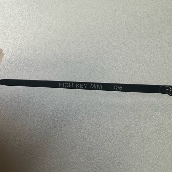 Quay Black Aviator High Key Mini Sunglasses - Picture 1 of 1